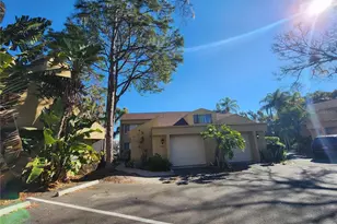3402 Ellenwood Ln, Tampa, FL 33618 - Photo 4