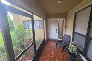3402 Ellenwood Ln, Tampa, FL 33618 - Photo 4