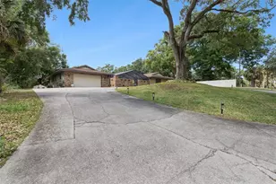 209 E Catawba St, Fruitland Park, FL 34731 - Photo 4