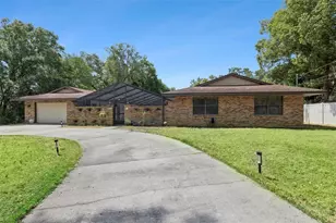 209 E Catawba St, Fruitland Park, FL 34731 - Photo 2