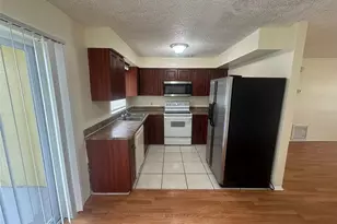 2800 E 113th Ave, Tampa, FL 33612 - Photo 6