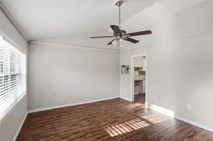 303 Josephine Ave, Fruitland Park, FL 34731 - Photo 4