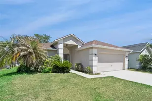 560 Brown Bear Way, Saint Cloud, FL 34772 - Photo 2