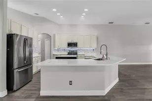 2466 Holly Berry Cir, Clermont, FL 34711 - Photo 4