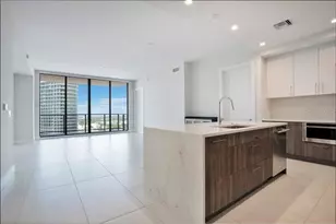 275 1st Ave S, Saint Petersburg, FL 33701 - Photo 6