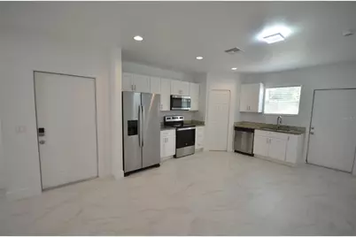 2197 Davis Court, Fort Myers, FL 33916 - Photo 6
