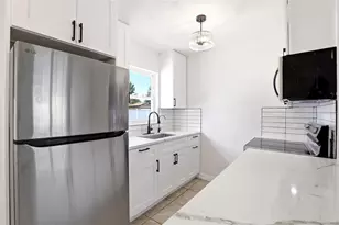 5465 Lescot Ln, Orlando, FL 32811 - Photo 10