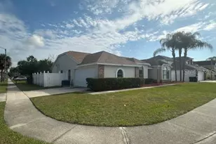 12686 Newfield Dr, Orlando, FL 32837 - Photo 2