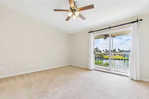 323 Madeira Cir, Saint Petersburg, FL 33715 - Photo 16