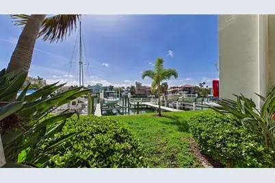 323 Madeira Circle, Saint Petersburg, FL 33715 - Photo 24