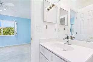 323 Madeira Cir, Saint Petersburg, FL 33715 - Photo 22