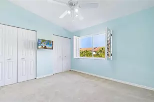 323 Madeira Cir, Saint Petersburg, FL 33715 - Photo 20