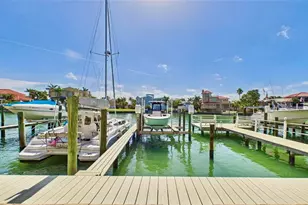 323 Madeira Cir, Saint Petersburg, FL 33715 - Photo 28