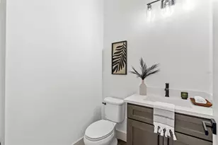 724 Ellwood Ave, Orlando, FL 32804 - Photo 18