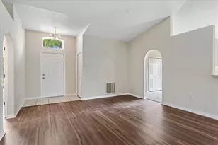 118 Royalty Cir, Sanford, FL 32771 - Photo 8