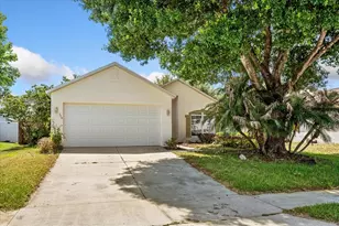 118 Royalty Cir, Sanford, FL 32771 - Photo 2