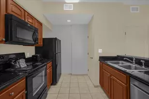 8101 Resort Village Dr, Orlando, FL 32821 - Photo 8
