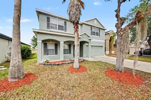 2512 Holly Pine Cir, Orlando, FL 32820 - Photo 2