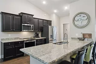 447 Lake Vista Dr, Auburndale, FL 33823 - Photo 8