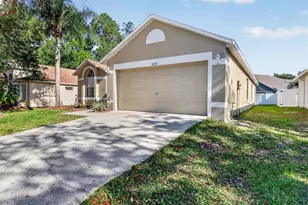 30723 Birdhouse Dr, Wesley Chapel, FL 33545 - Photo 2