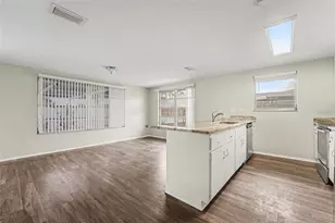 10111 Gardenia Ln, Port Richey, FL 34668 - Photo 6