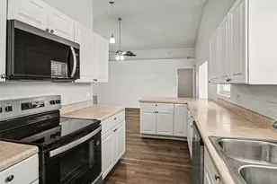 207 Lake McCoy Dr, Apopka, FL 32712 - Photo 8