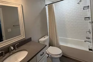 1028 5th St N, Saint Petersburg, FL 33701 - Photo 28