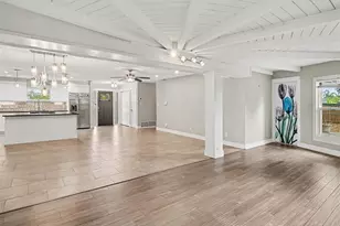 2746 Hibiscus St, Sarasota, FL 34239 - Photo 6