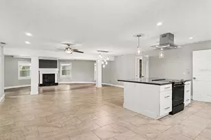 2746 Hibiscus St, Sarasota, FL 34239 - Photo 4