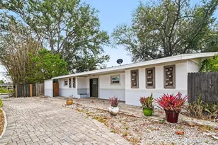 2746 Hibiscus St, Sarasota, FL 34239 - Photo 2