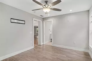 2746 Hibiscus St, Sarasota, FL 34239 - Photo 20