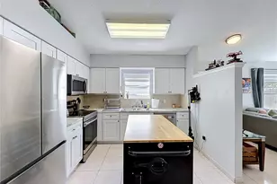2029 Tropic Bay Ct, Orlando, FL 32807 - Photo 6