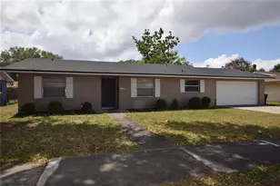 2762 Clear Cove Ln, Orlando, FL 32805 - Photo 2
