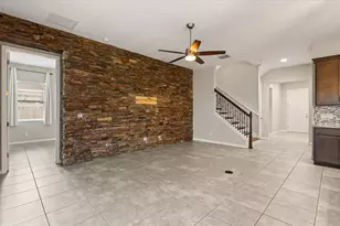 1046 Grand Hilltop Dr, Apopka, FL 32703 - Photo 2