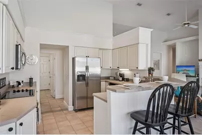 8072 Canyon Lake Circle, Orlando, FL 32835 - Photo 12