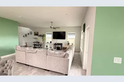 1046 Grantham Lane SE, Palm Bay, FL 32909 - Photo 4
