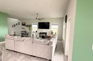1046 Grantham Ln SE, Palm Bay, FL 32909 - Photo 4
