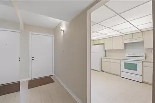 7 Escondido Cir, Altamonte Springs, FL 32701 - Photo 4