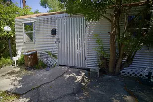 2119 S Ferncreek Ave, Orlando, FL 32806 - Photo 30
