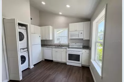 357 N Main Avenue, Groveland, FL 34736 - Photo 2