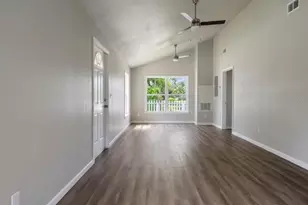 343 N Main Ave, Groveland, FL 34736 - Photo 2