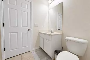 720 Las Fuentes Dr, Kissimmee, FL 34746 - Photo 32
