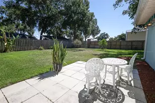 610 Yorktown Dr, Leesburg, FL 34748 - Photo 26