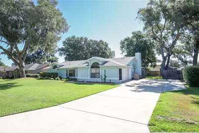 610 Yorktown Drive, Leesburg, FL 34748 - Photo 2
