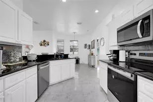 2735 Berkford Cir, Lakeland, FL 33810 - Photo 16