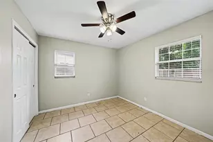 10209 N 28th St, Tampa, FL 33612 - Photo 8