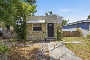 1909 19th St S, Saint Petersburg, FL 33712 - Photo 1