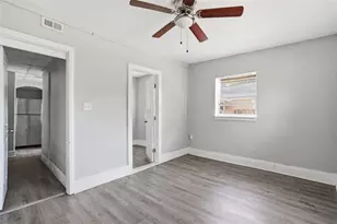1909 19th St S, Saint Petersburg, FL 33712 - Photo 16