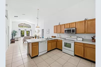 178 Hideaway Beach Ln, Kissimmee, FL 34746 - Photo 8
