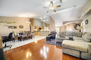 4460 Marsh Harbor Dr, Tavares, FL 32778 - Photo 6
